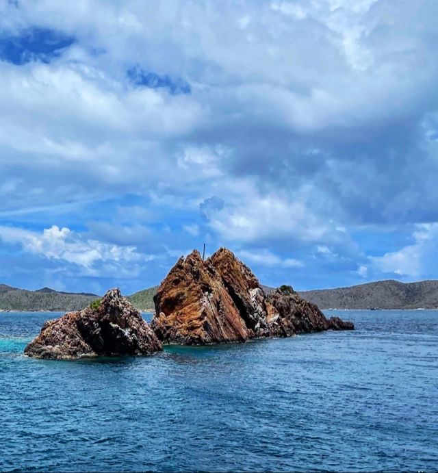 Have you been to the Indians? One of the BVIs best snorkel spots is hidden right below the surface! 
.
.
.
.
#synergy #sailsynergy #vacation #charter #holiday #getaway #friends #family #travel #play #swim #snorkel #dive #ocean #explore #adventure #tourism #bvi #sail #sailboat #catamaran